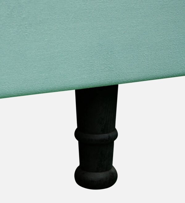 Aurora Tufted Uphoistered Bed With Winged Headboard