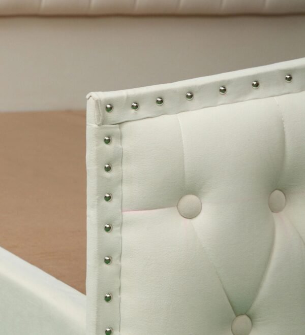 Luxe Chesterfield Upholstered Bed Luxe Chesterfield Upholstered Bed